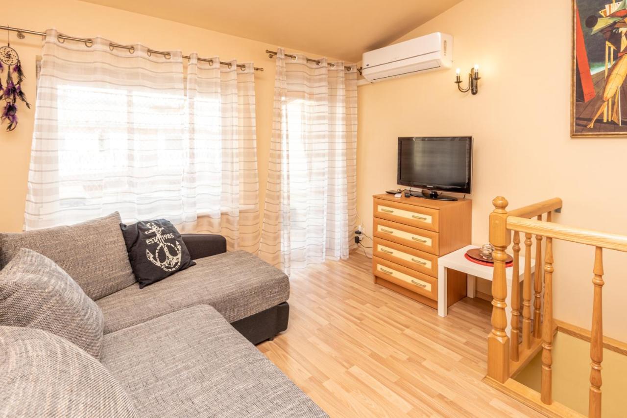 Yzzi Apartment Palanga Exterior photo